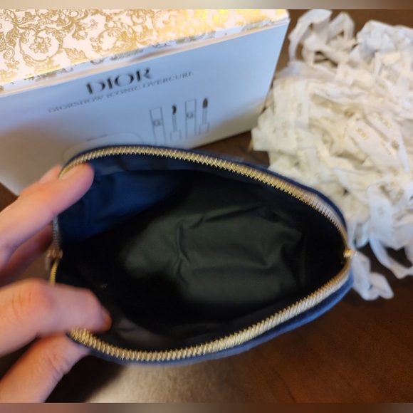 NIB Dark Blue Velvet Monogrammed Cosmetic Pouch w/Goodies - Picture 2 of 7